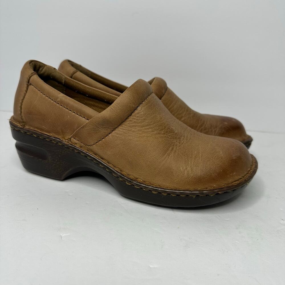 B.O.C. Born Peggy Distressed Brown Leather Clogs Mules Slip On Comfort Shoes 8